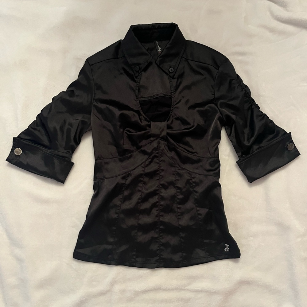 Foxy Jeans black satin blouse